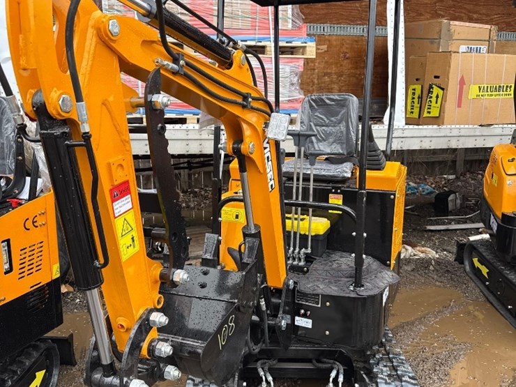 new-vicsec-co-mini-excavator-model-vc15-image-2