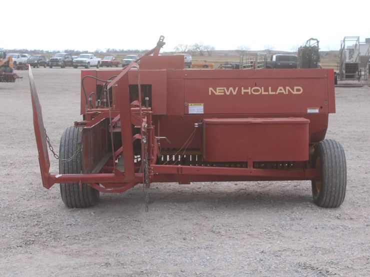 new-holland-580-image-7