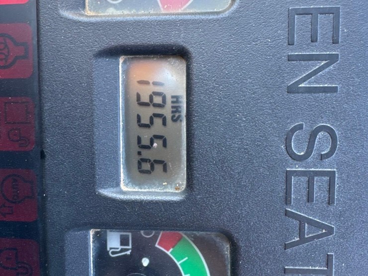 2012-bobcat-e50-image-23