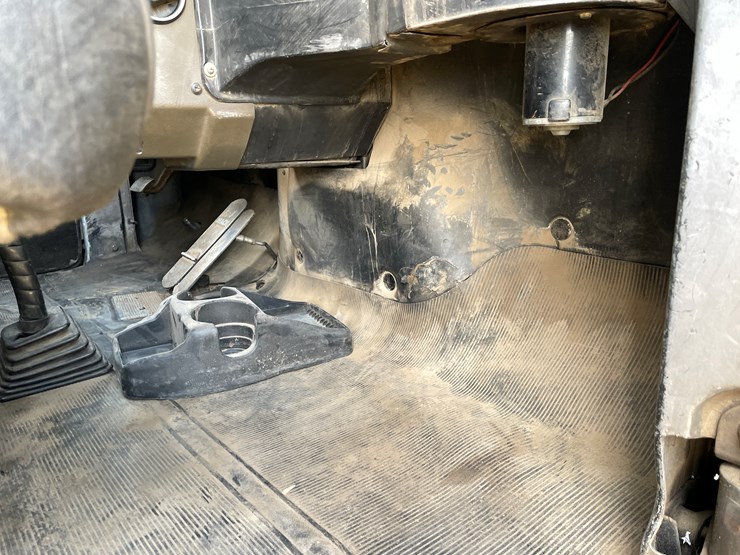 #401-•-1991-mac-rb688s-dump-truck-(has-mn-title)-image-46