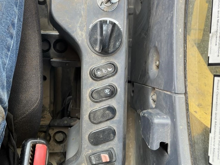 2018-komatsu-pc210-lc-11-image-35