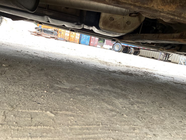 2015-chevrolet-suburban-image-87