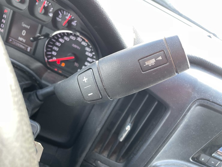 2015-chevrolet-1500-image-73