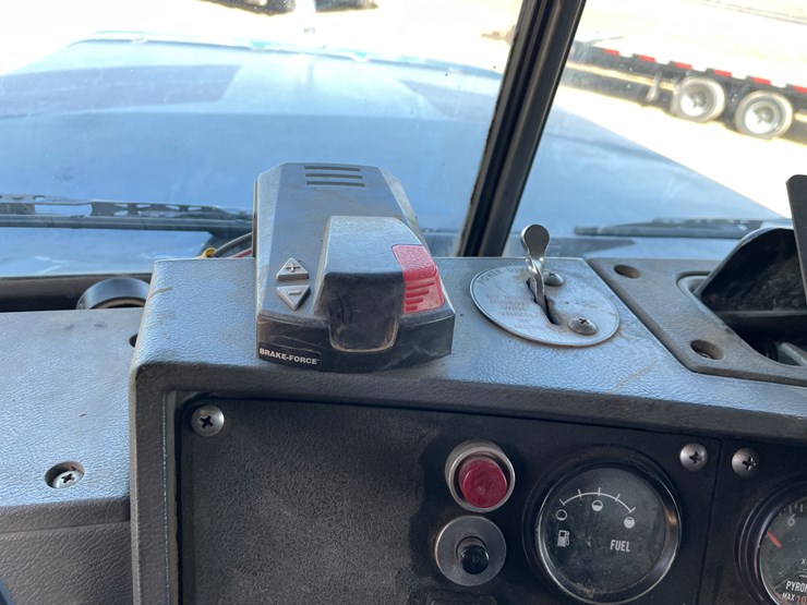 #401-•-1991-mac-rb688s-dump-truck-(has-mn-title)-image-59