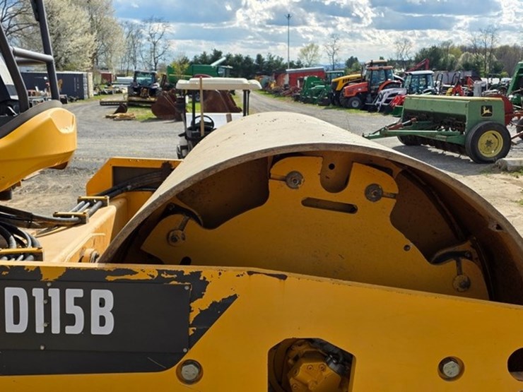 2018-volvo-sd115b-image-33