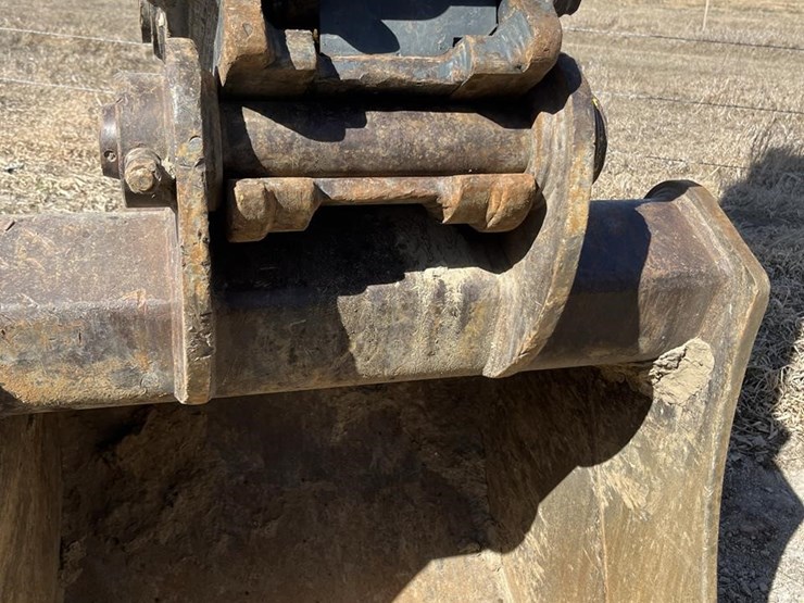 2018-komatsu-pc210-lc-11-image-35