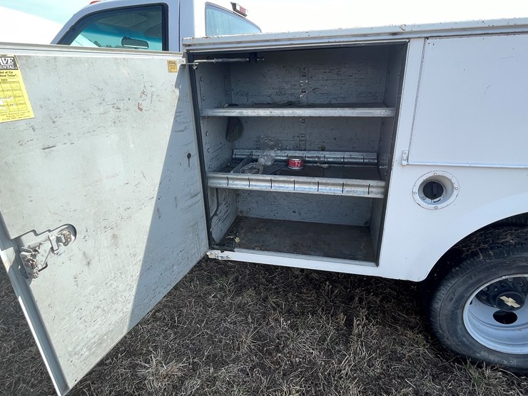 1999-chevrolet-3500-image-28