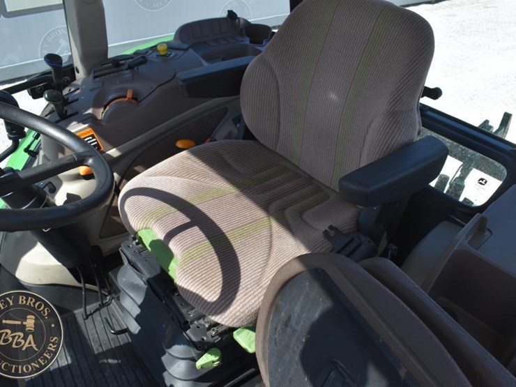 2014-john-deere-6140d-image-41