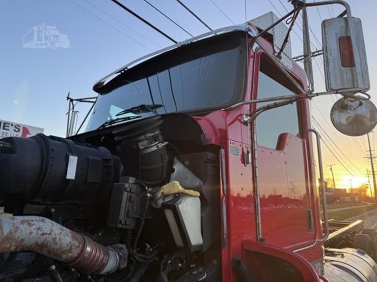 2014-kenworth-t470-image-13