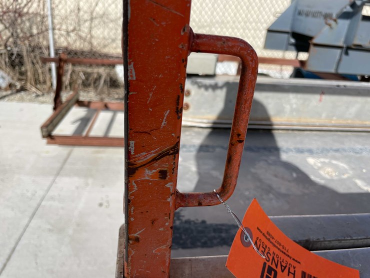 2007-jlg-1930es-image-14