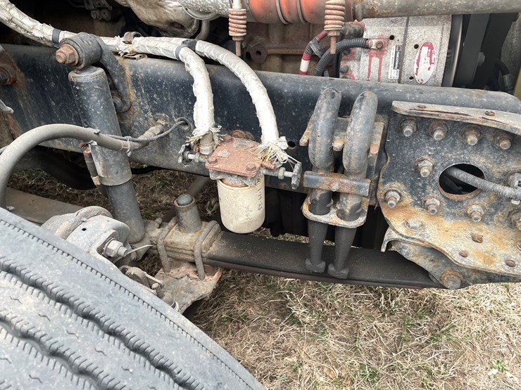 #114-•-2017-freightliner-single-axle-day-cab-semi-tractor-(has-wi-title)-image-59