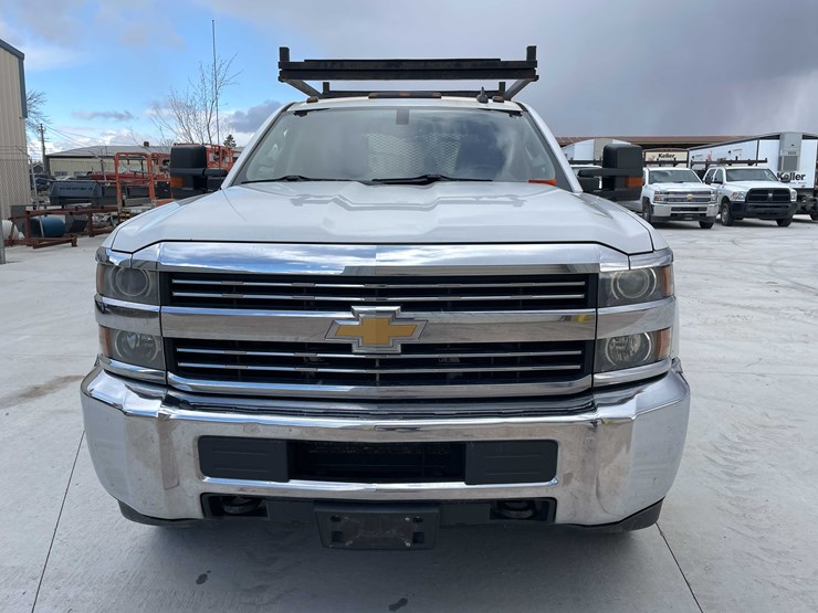 2015-chevrolet-2500-image-2