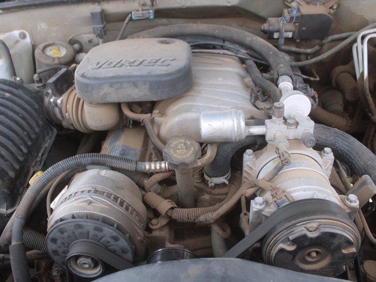 2000-chevrolet-k3500-image-45