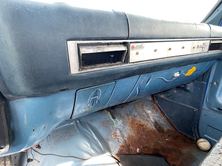 #192-•-1984-2-x-4-chevy-silverado-(has-wi-title)-image-38