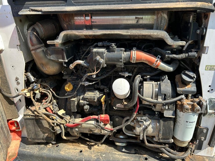 2022-bobcat-t770-image-15