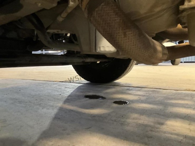 2016-isuzu-npr-image-22