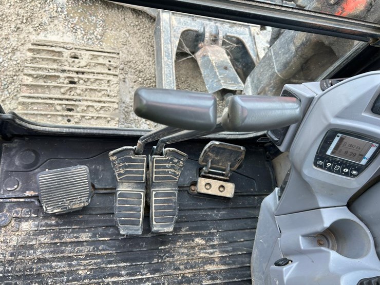 2020-kubota-kx080-4-image-21