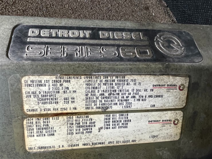 #134-•-2001-freightliner-century-class-sleeper-cab-semi-tractor-(has-wi-title)-(non-runner)-image-78