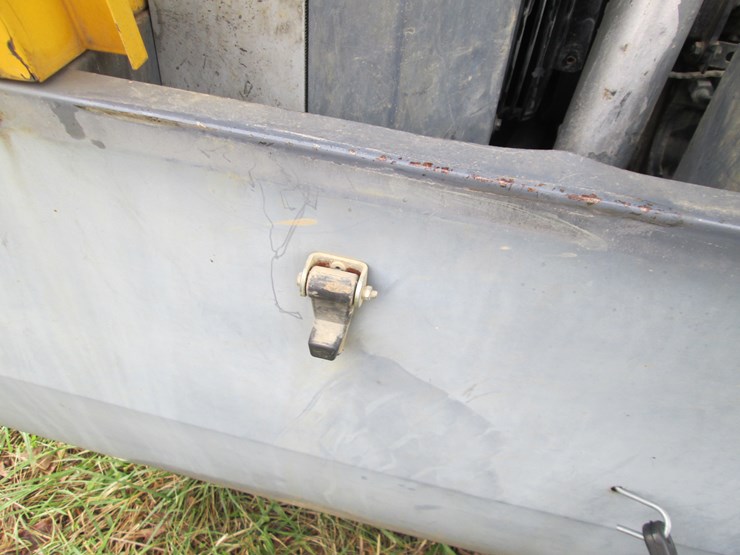 2013-deere-tires-image-23