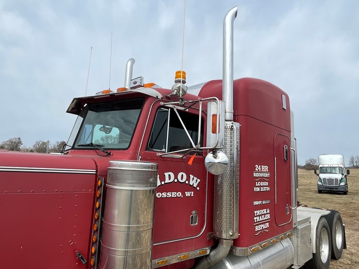 1987-peterbilt-379-image-12