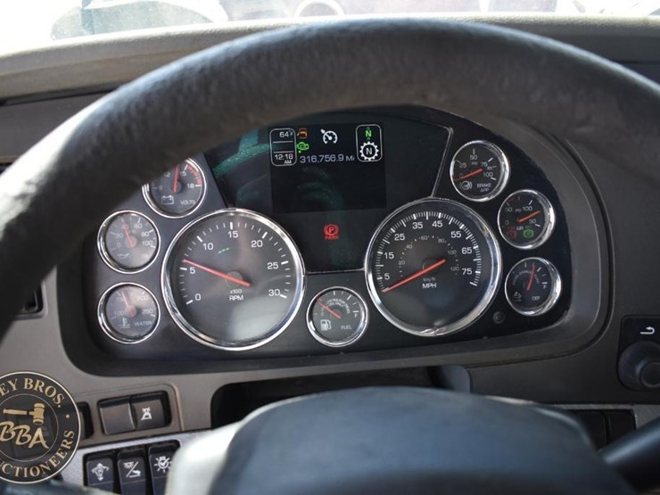 2019-kenworth-t880-image-47