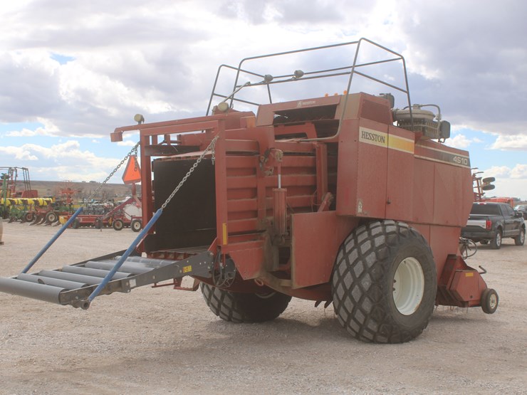 hesston-4910-image-6