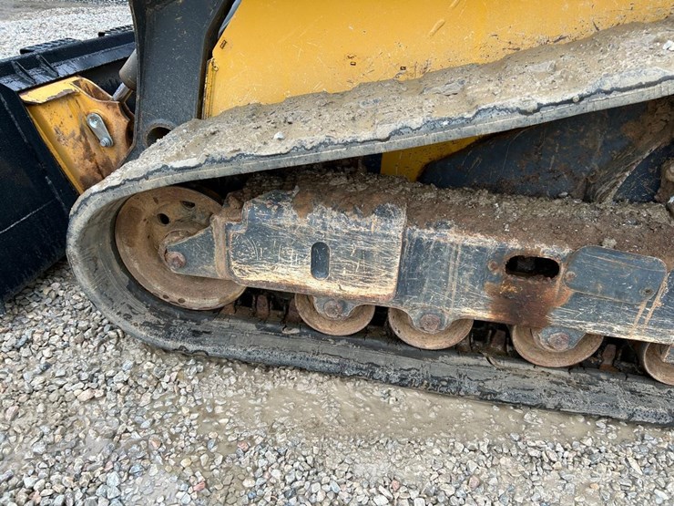 2020-deere-325g-image-18