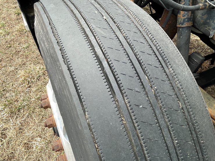 1999-peterbilt-377-image-56