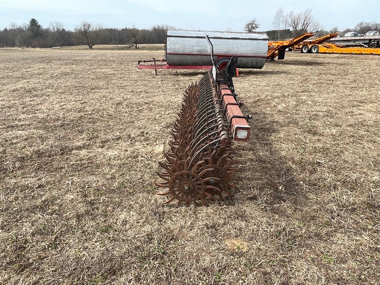 #210-•-m-&-w-3-point-rotary-hoe-image-4