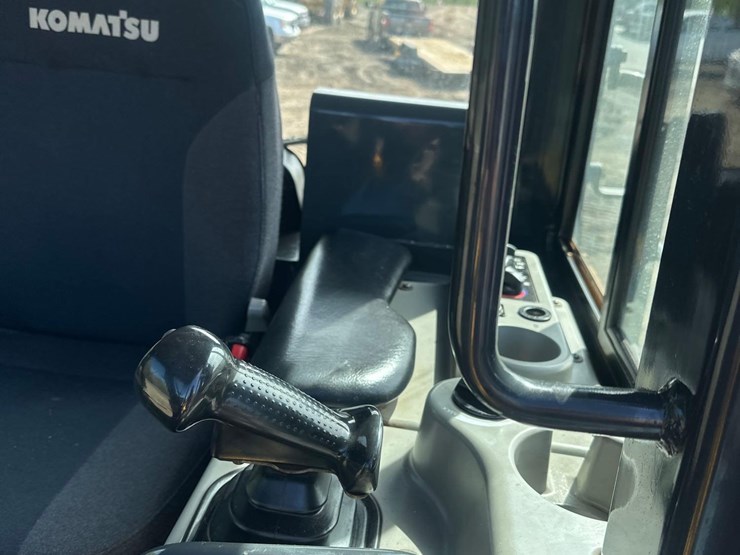 2021-komatsu-d51pxi-24-image-26