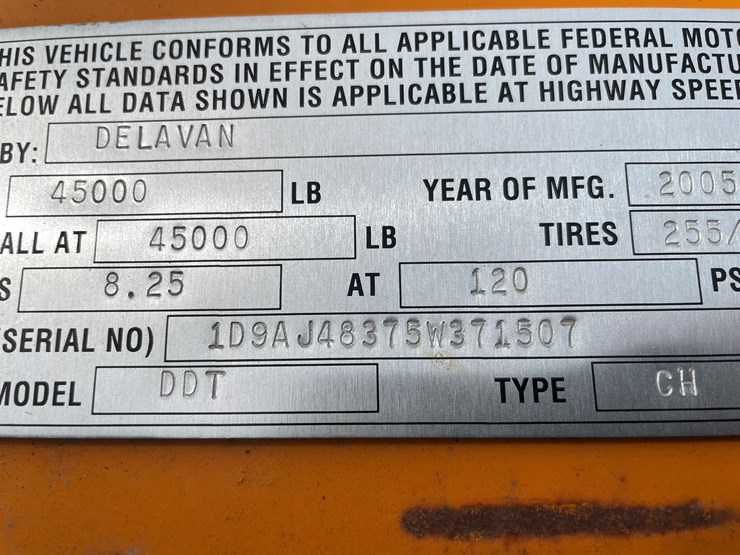 #155-•-2005-delavan-semi-truck-auto-hauler-trailer-(delay-in-title)-image-36