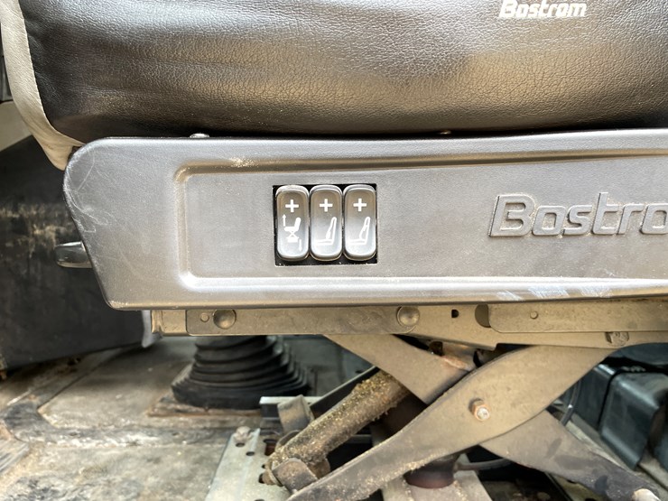 #400-•-1997-mac-ch600-semi-(has-wi-title)-image-81