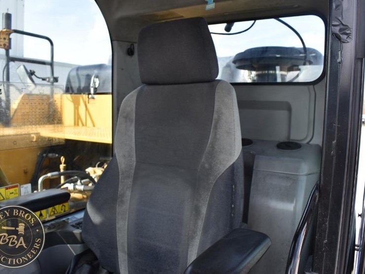 2019-caterpillar-326fl-image-58