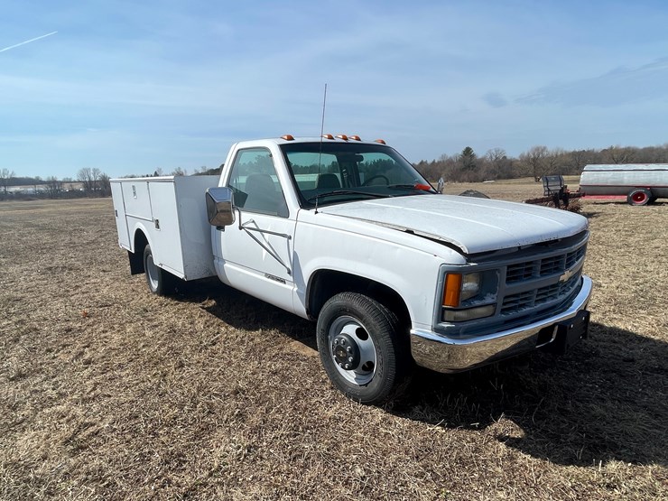 1999-chevrolet-3500-image-2