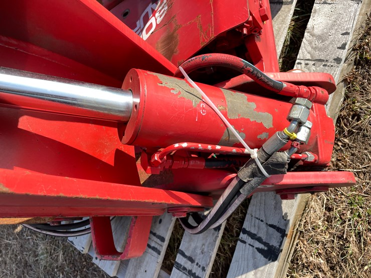 #10682-•-bolzoni-auramo-forklift-rotating-clamp-attachment-image-8