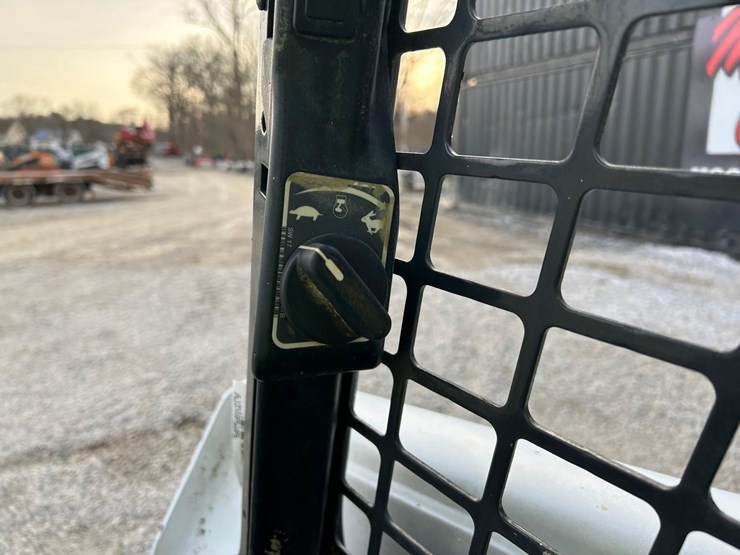 2019-bobcat-t550-image-21