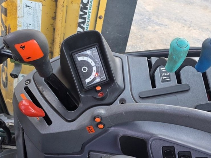 2006-new-holland-ts135a-image-69