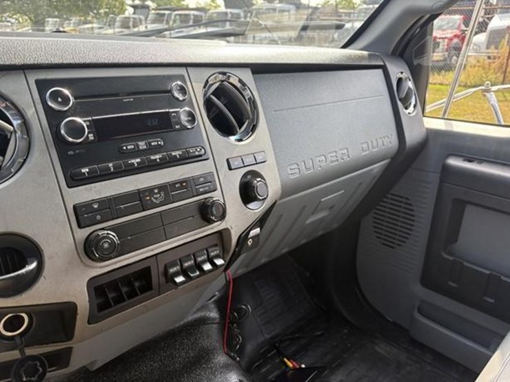 2015-ford-f750-xlt-image-12