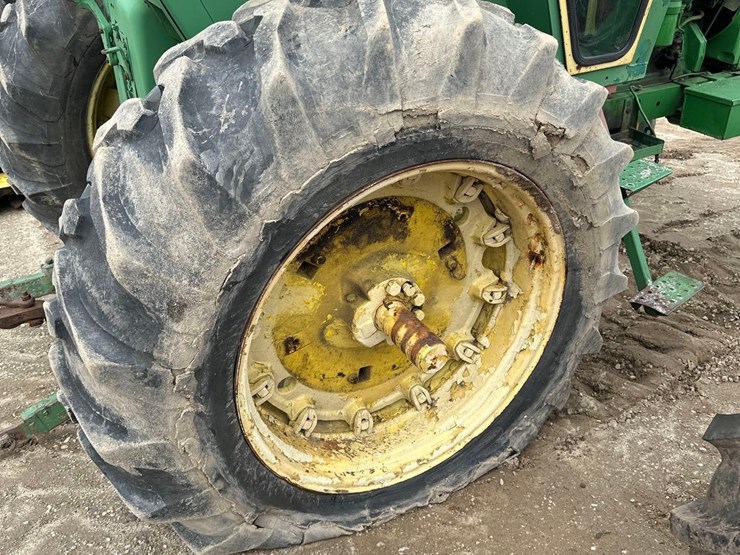 john-deere-4020-image-10