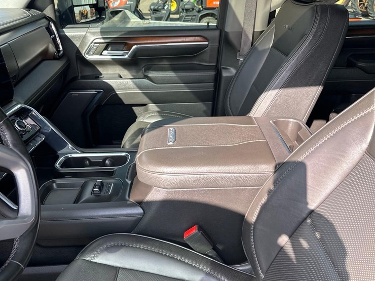 2024-gmc-sierra-2500-image-21