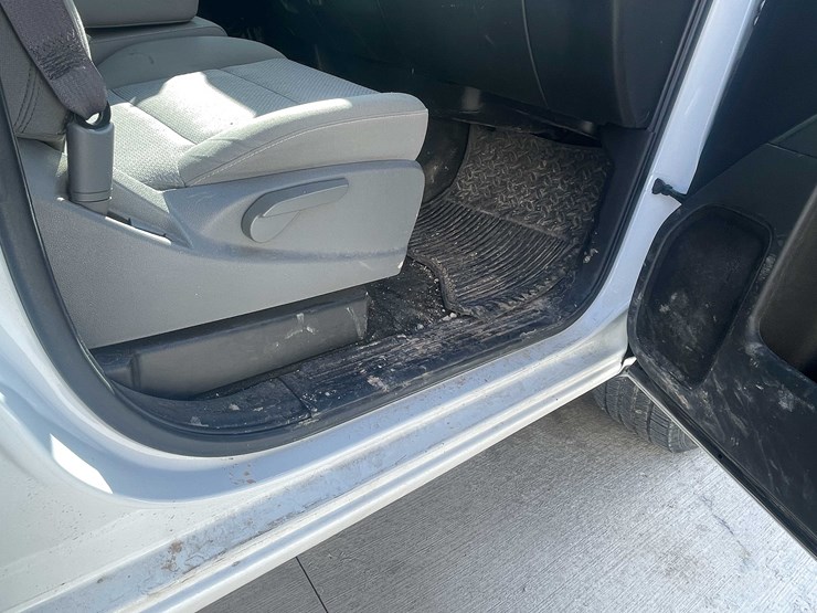 2017-chevrolet-1500-image-52