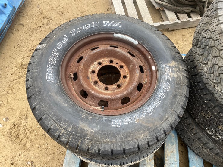 #3927-•-(6)-spare-rims-and-tires-image-11