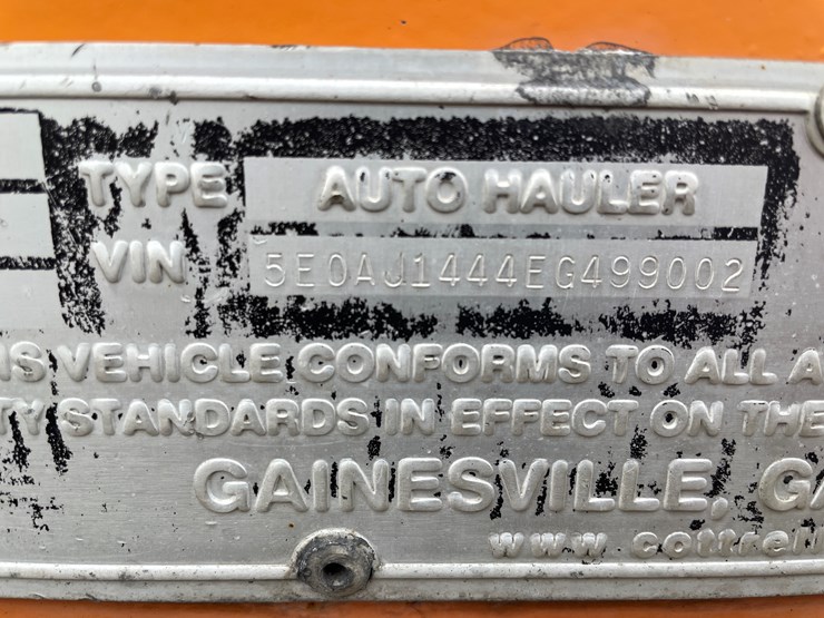 #110-•-2014-volvo-car-hauler-semi-and-trailer-(has-wi-title)-image-52