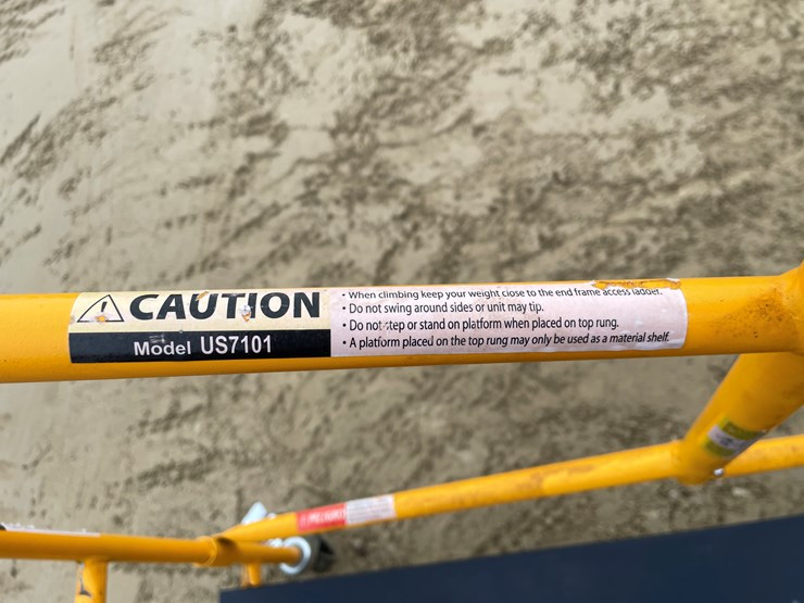 #3949-•-(2)-rolling-metal-carts-image-9