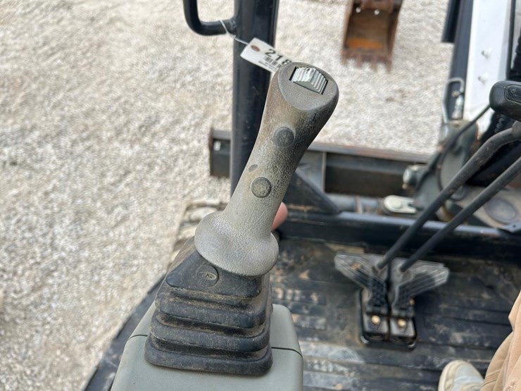 2022-bobcat-e42-image-25