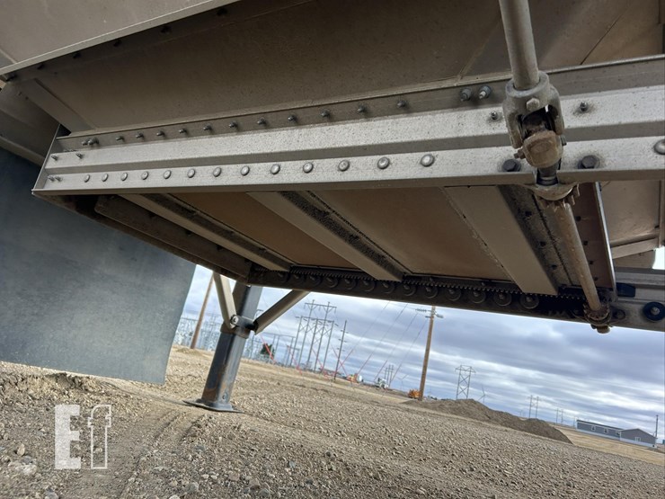 2025-wilson-grain-trailer-image-23