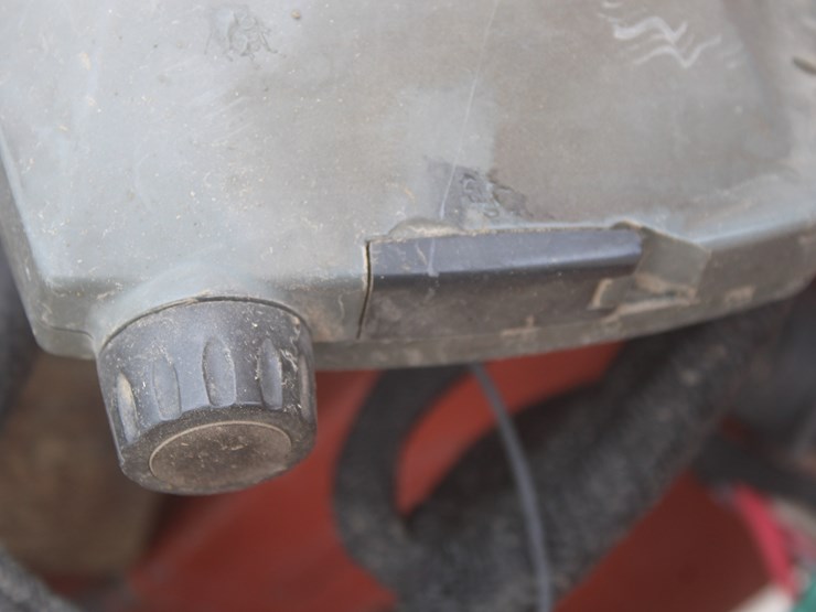 hesston-4910-image-80