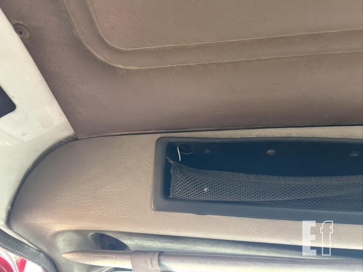 2002-international-4700-image-35