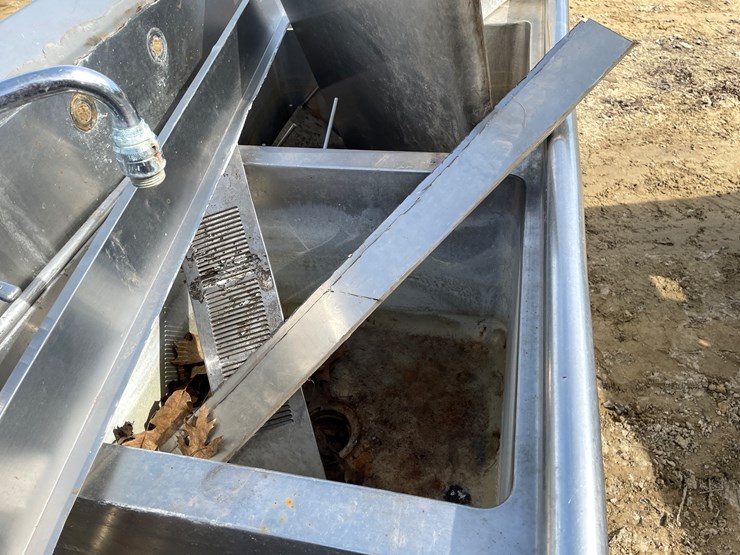 #3974-•-stainless-steel-3-bay-sink-image-15