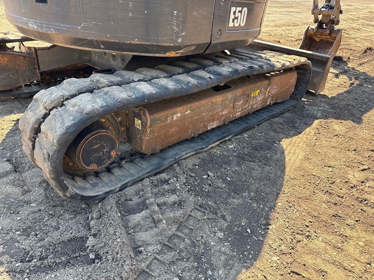 2012-bobcat-e50-image-19